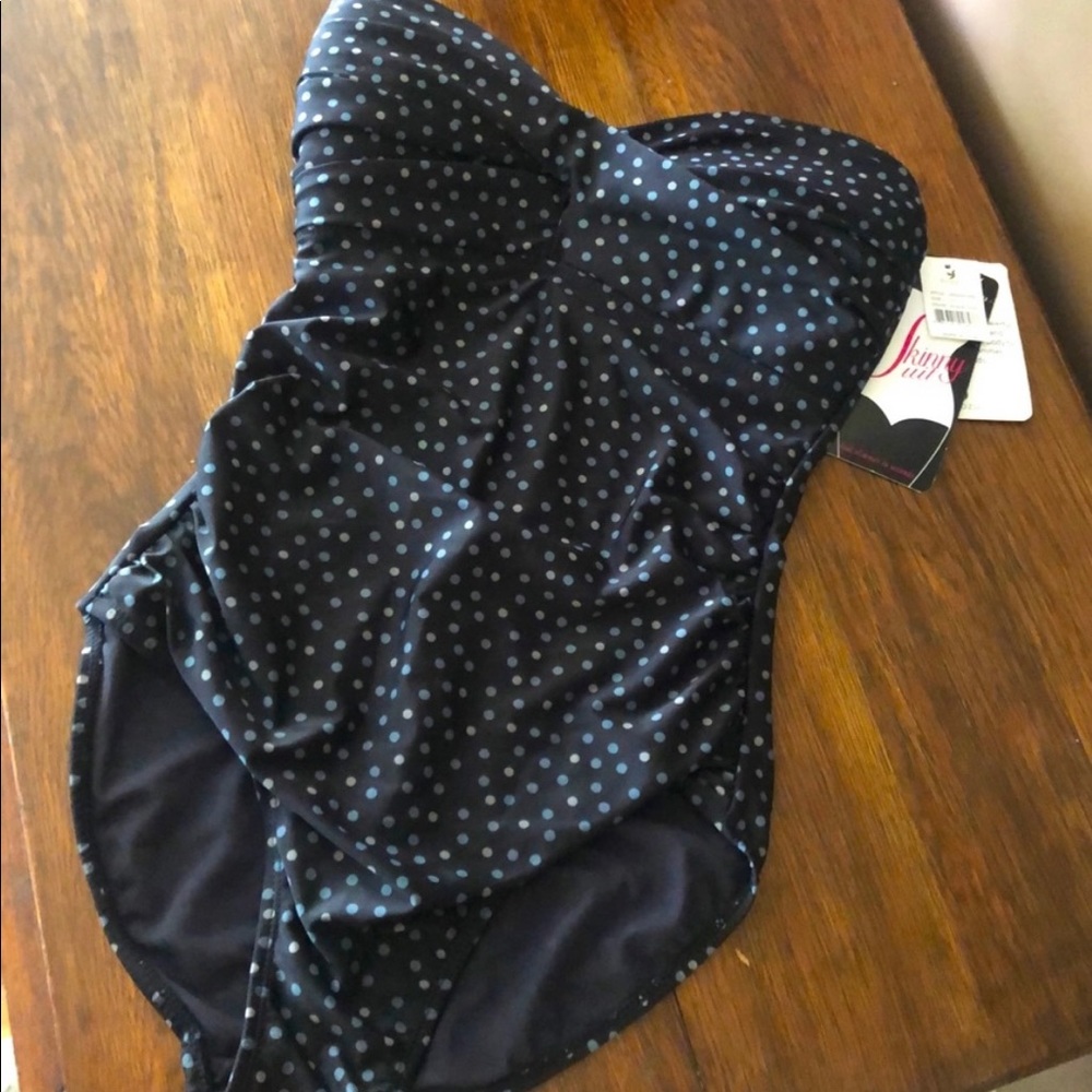 NWT Snozu Skinny Strapless Bathing Suit Retails $110. Size 10.